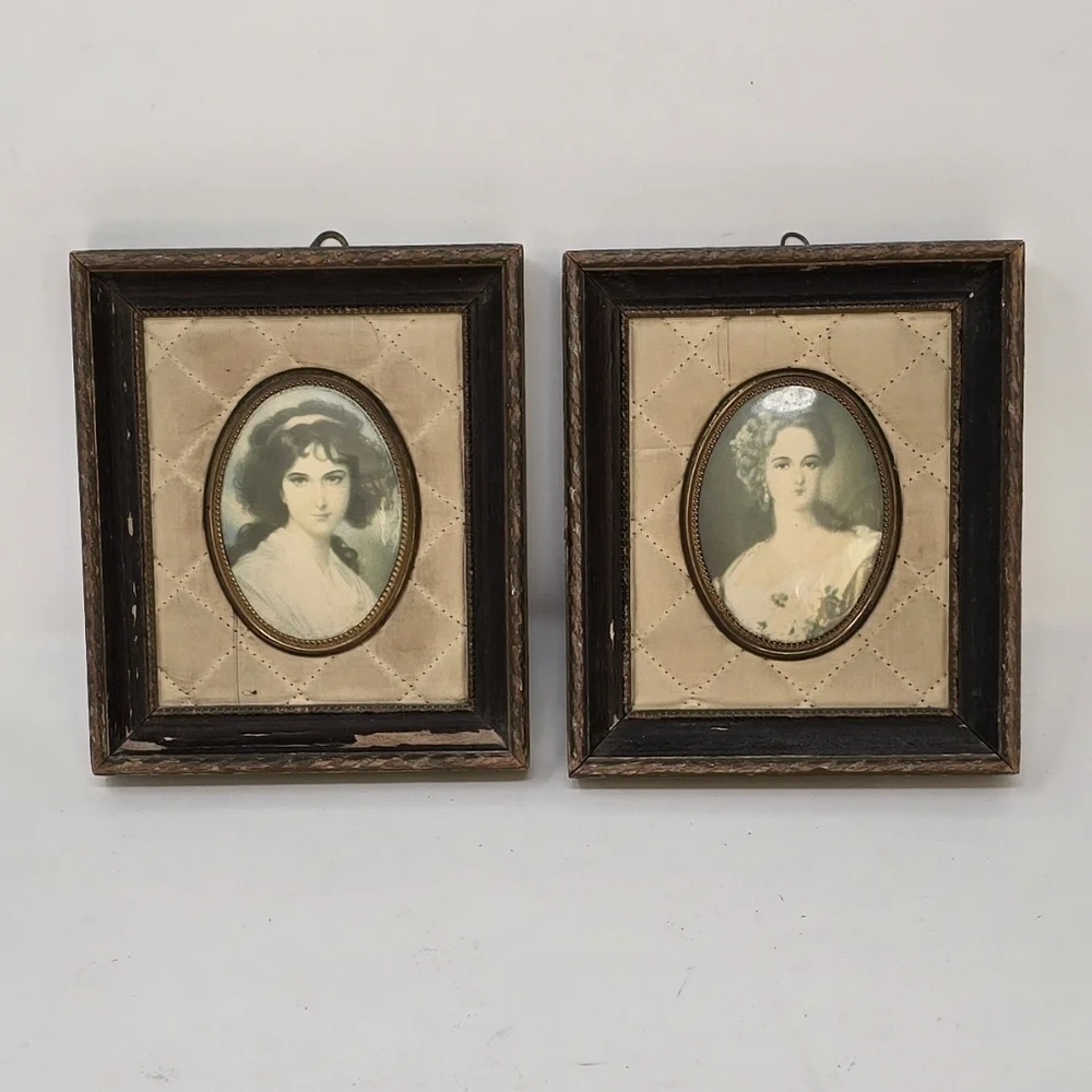 Vintage 1940s victorian women‎ italian ornate royal portrait quilted silk wood